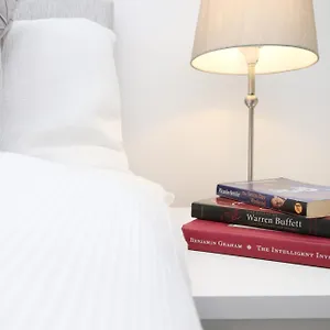 Pensión Modern Guesthouse, Fast Wi-fi, Street Free Parking, Central, Fully Equipped